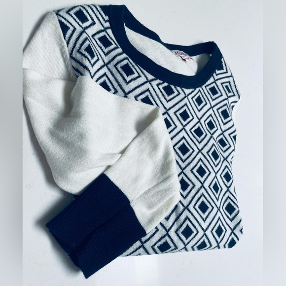 Merona Navy and White Diamond Pattern 3/4 sleeve Sweater - Picture 6 of 9